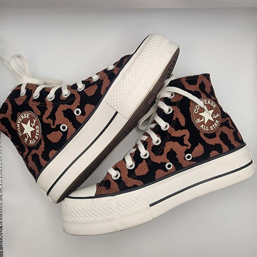 Converse Women 6.5 Chuck Taylor All Star Lift Platform High Brown/Black Leopard